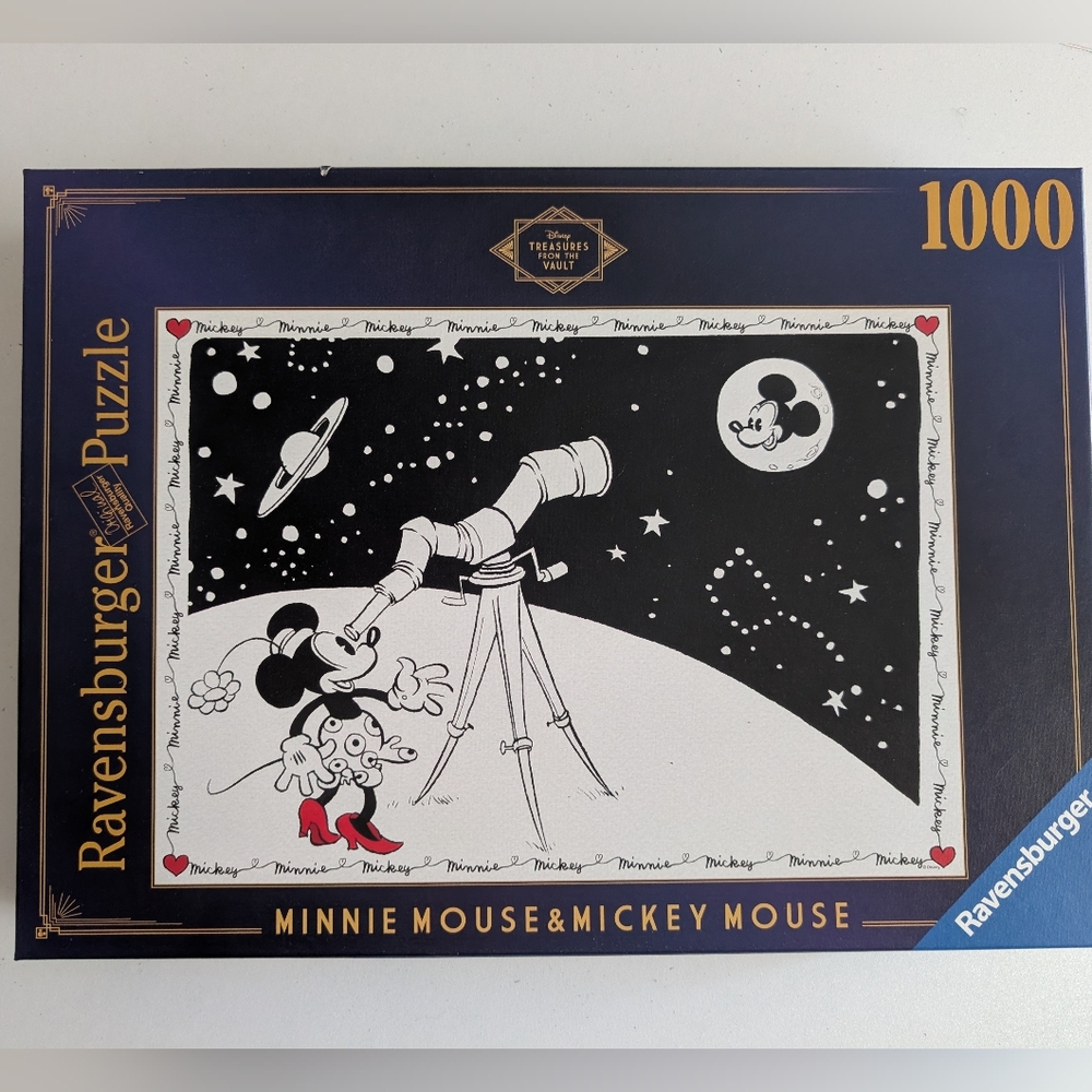 Ravensburger Black and White Mickey & Minnie Space Puzzle